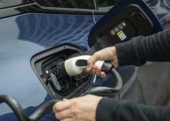 elektromobilis elektromobilio ikrovimas ikrovimo laidas