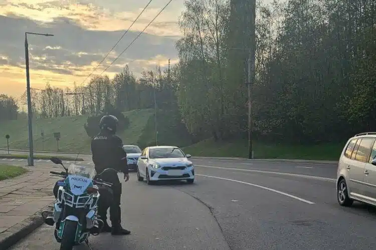 policijos pareigunas reidas televizijos bokstas vilnius karoliniskes