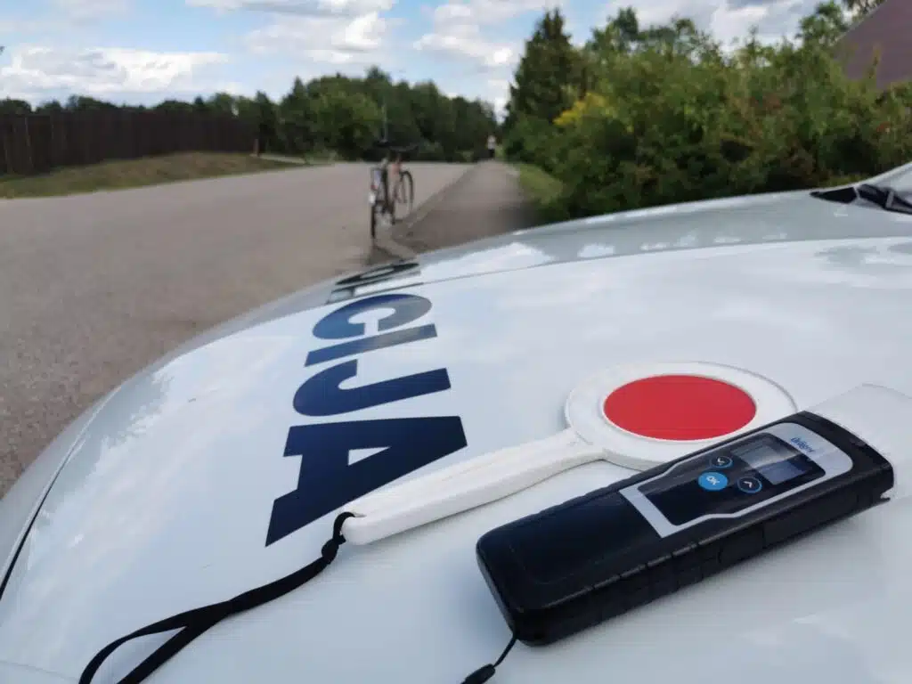 policijos tarnybinis automobilis stop alkotesteris
