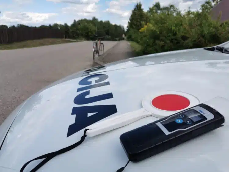 policijos tarnybinis automobilis stop alkotesteris