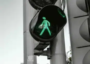 sviesoforas zalia sviesoforo spalva leidziamas sviesoforo signalas