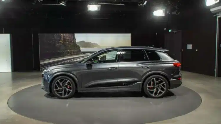 Audi Q6 e-tron elektromobilis