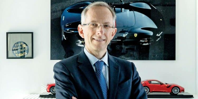 „Ferrari“ generalinis direktorius Benedetto Vigna ruošia pirmąjį visiškai elektrinį superautomobilių gamintojo automobilį. „Bloomberg“ nuotrauka