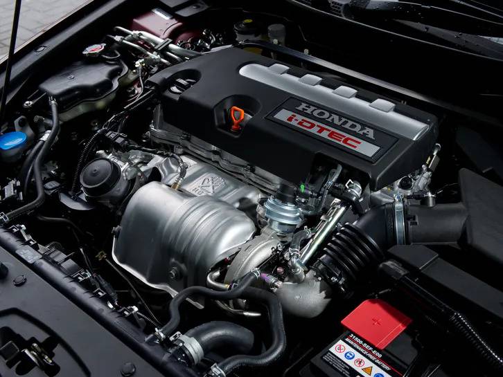 Honda 2.2 i-DTEC variklis, kuris yra naujesnis ir šiek tiek sudėtingesnis