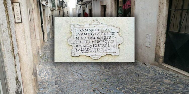 Seniausias pasaulyje kelio ženklas Rua do Salvador Lisabonoje