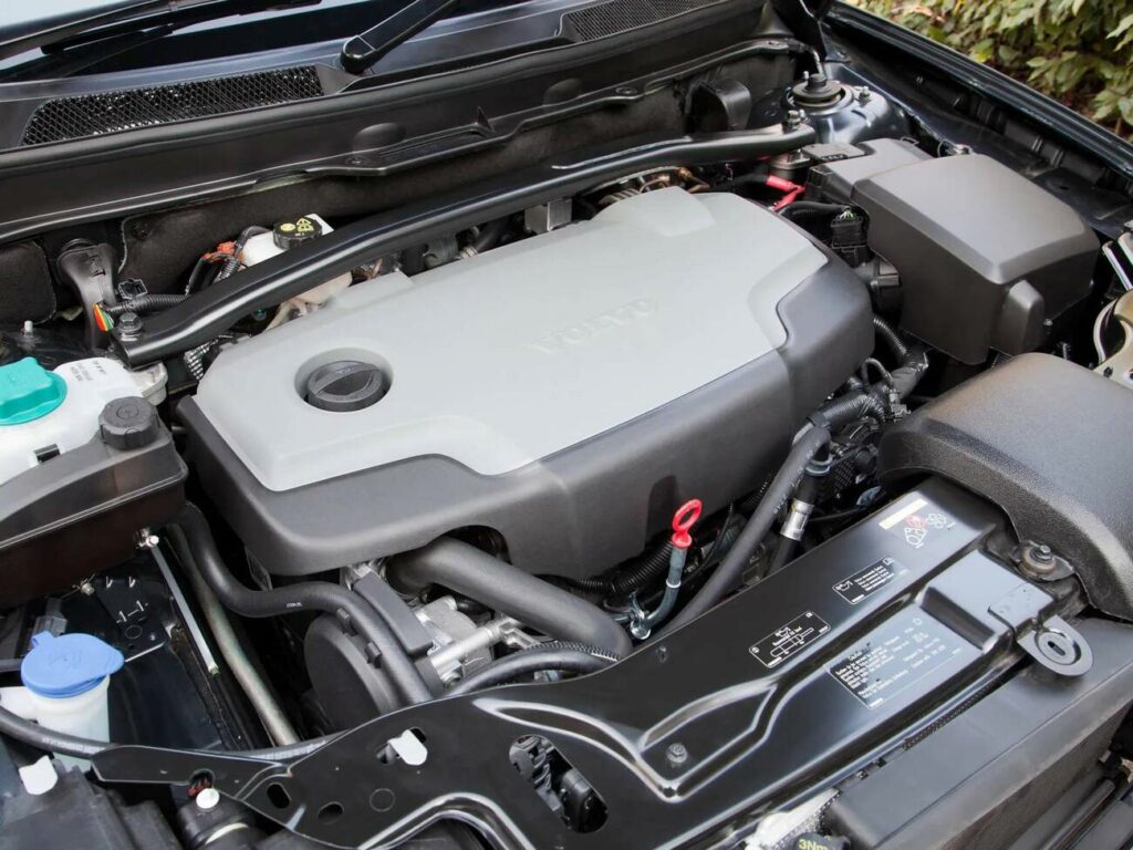 Volvo automobiliuose montuojamas D5 dyzelinis 5 cilindrų variklis