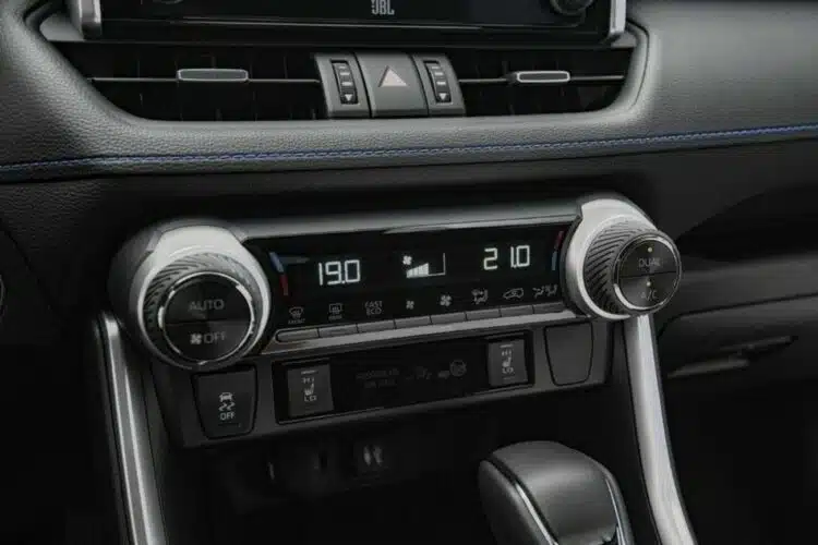 automobilio interjeras kondicionierius radijas