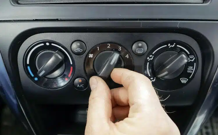 automobilio oro kondicionierius