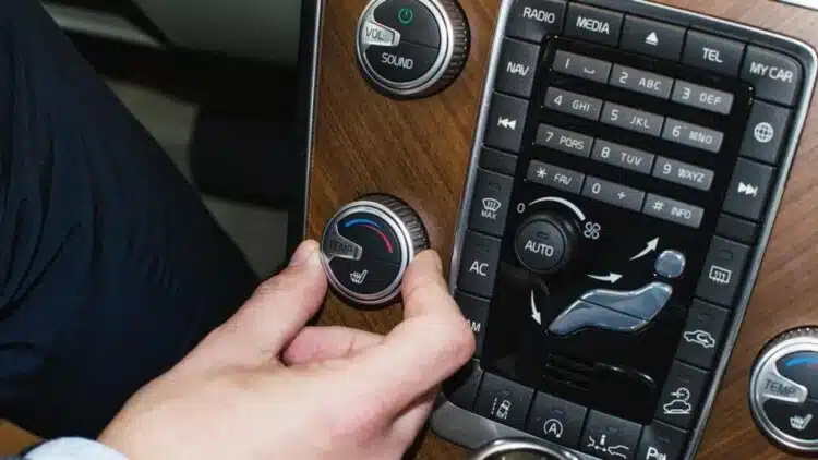 automobilio oro kondicionierius