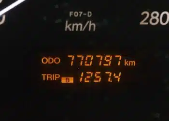 automobilio prietaisu skydelis odometras rida automobilis su didele rida
