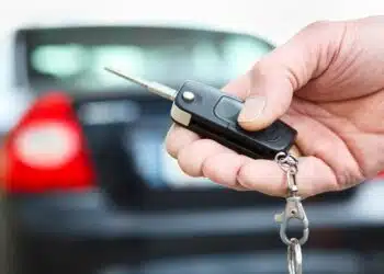 automobilio raktas automobilio uzrakinimas automobilis