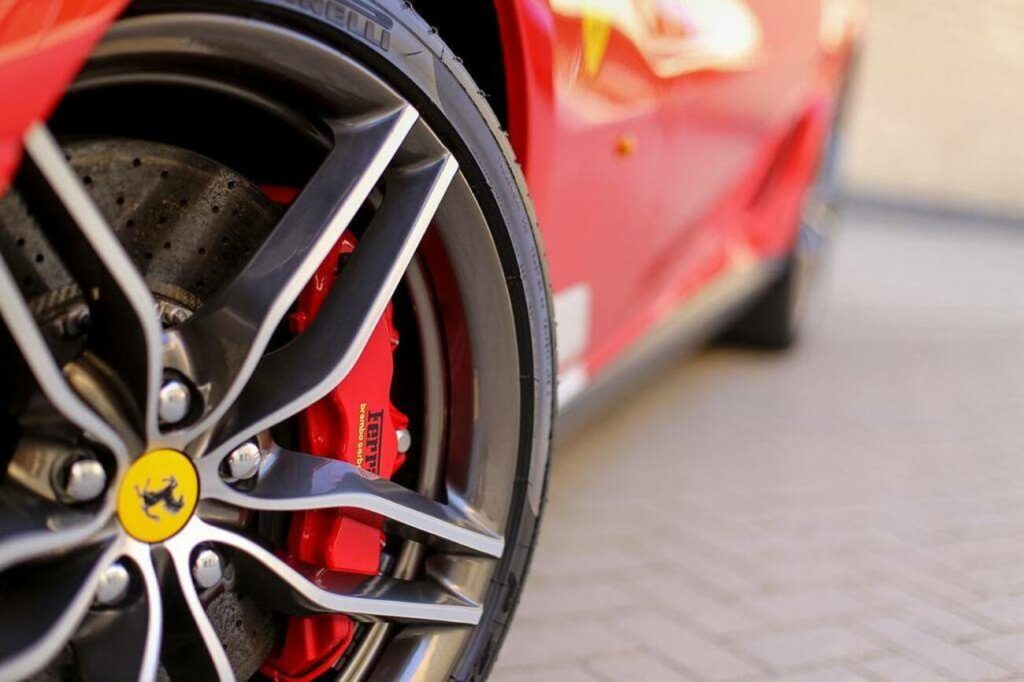 ferrari automobilis ratlankis stabdziu suportas diskas