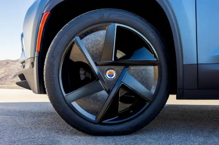 fisker ocean elektromobilis ratlankis