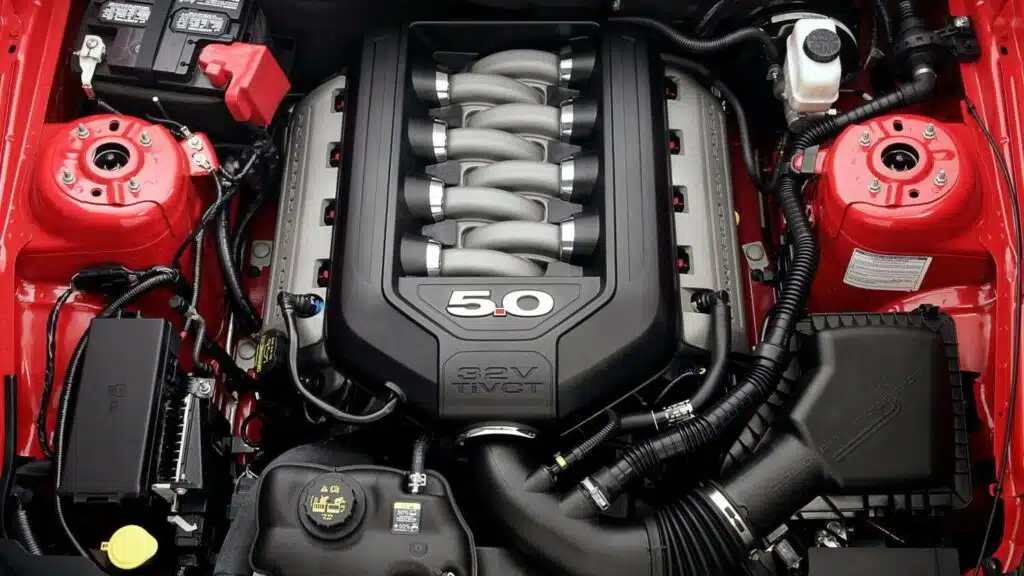 ford mustang v8 benzininis variklis