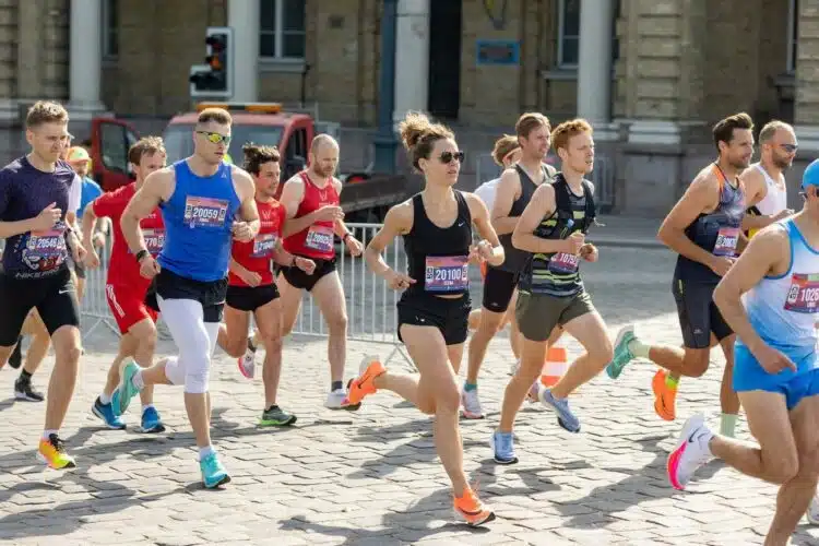 maratonas vilniuje begikai zmones bega pusmaratonis
