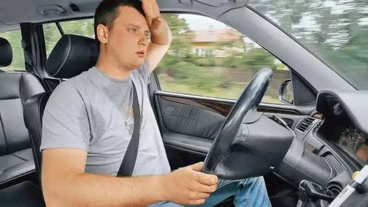 siluma automobilyje vasara karstis
