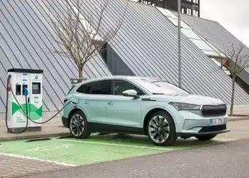 skoda ikraunamas automobilis hibridinis automobilis is tinklo ikraunamas automobilis