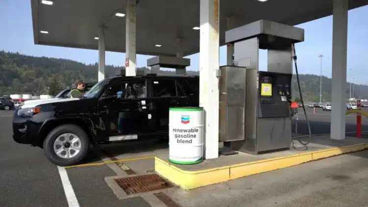 toyota mazos tarsos benzinas