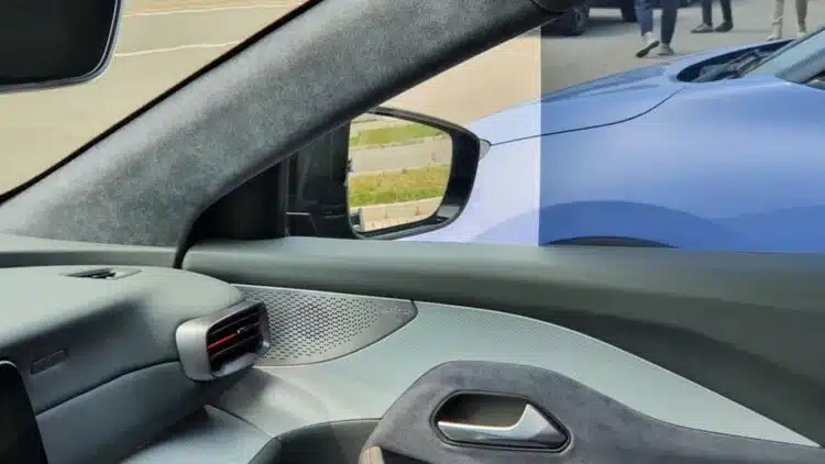 Dalinis automobilio langų tamsinimas Kinijoje