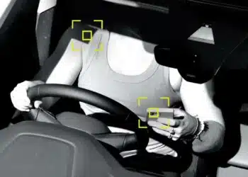 Saugos diržų naudojimo kontrolė bus vykdoma naudojant mobiliųjų telefonų aptikimo kameras