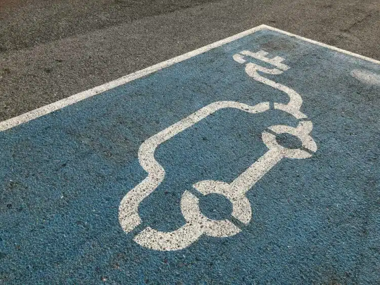 elektromobilio ikrovimo vieta