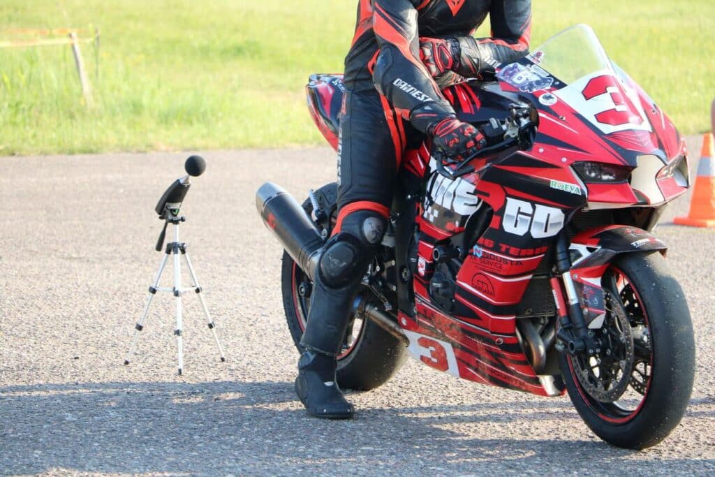motociklo triuksmo lygio patikra