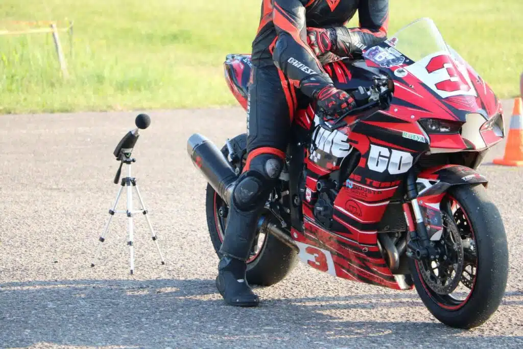 motociklo triuksmo lygio patikra