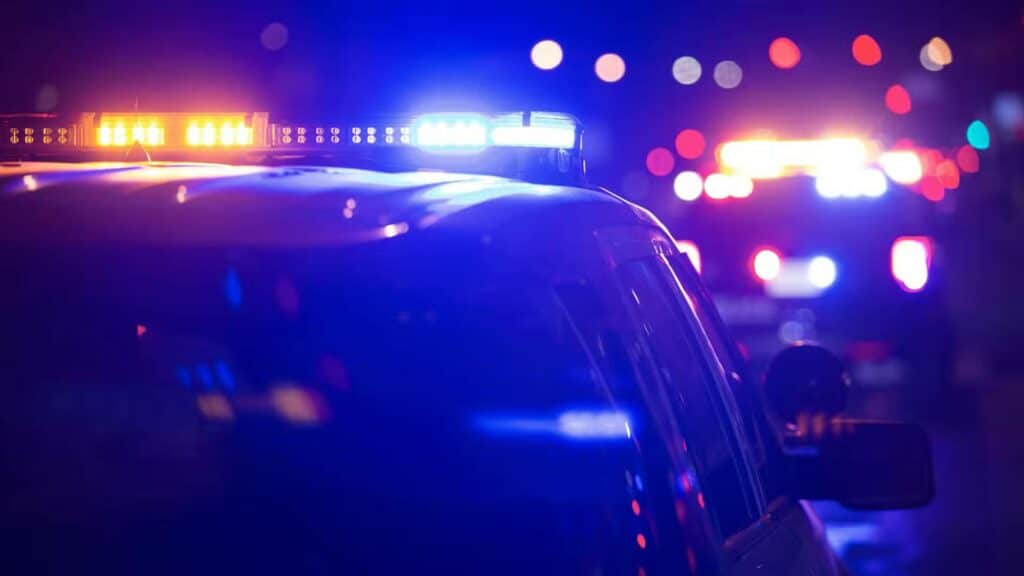 policijos tarnybinis automobilis svytureliai