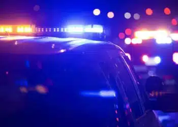 policijos tarnybinis automobilis svytureliai