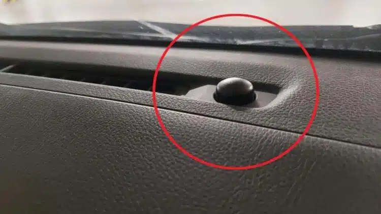 saules sviesos jutikliai automobilyje
