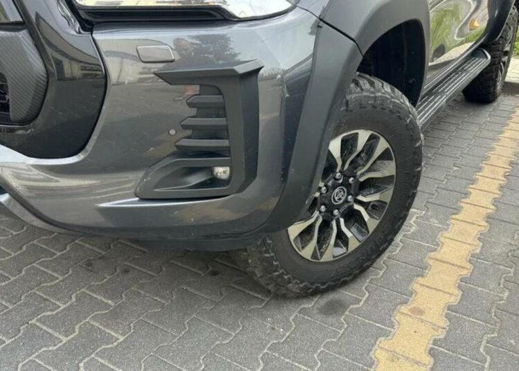susukti automobilio ratai