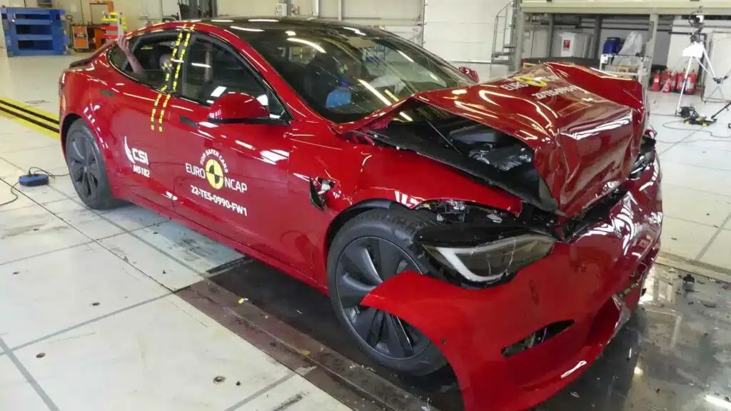 tesla elektromobilis euroncap
