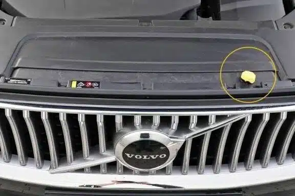 volvo logotipas paslepta funkcija variklio dangcio atidarymas