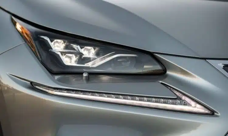 2018 lexus nx automobilio priekinis zibintas