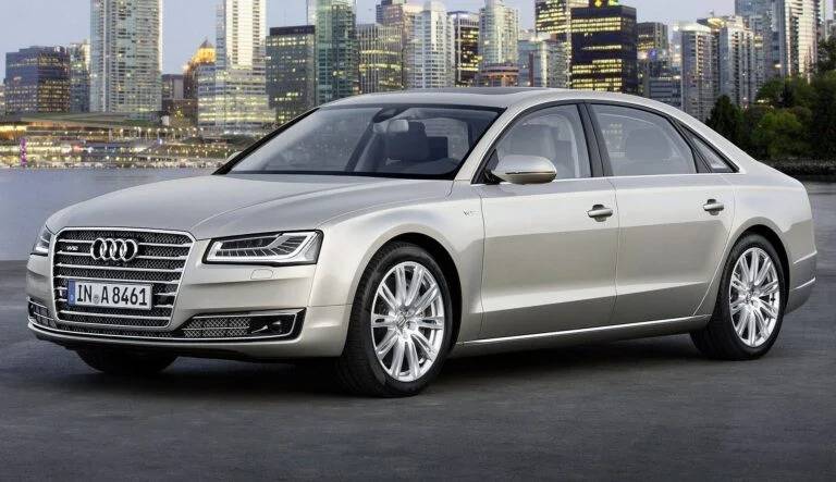 Audi a8 automobilis 6.3 W12 variklis