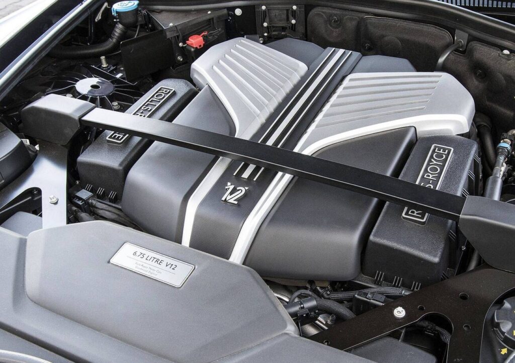 Didžiausi populiarių gamintojų varikliai rolls royce v12