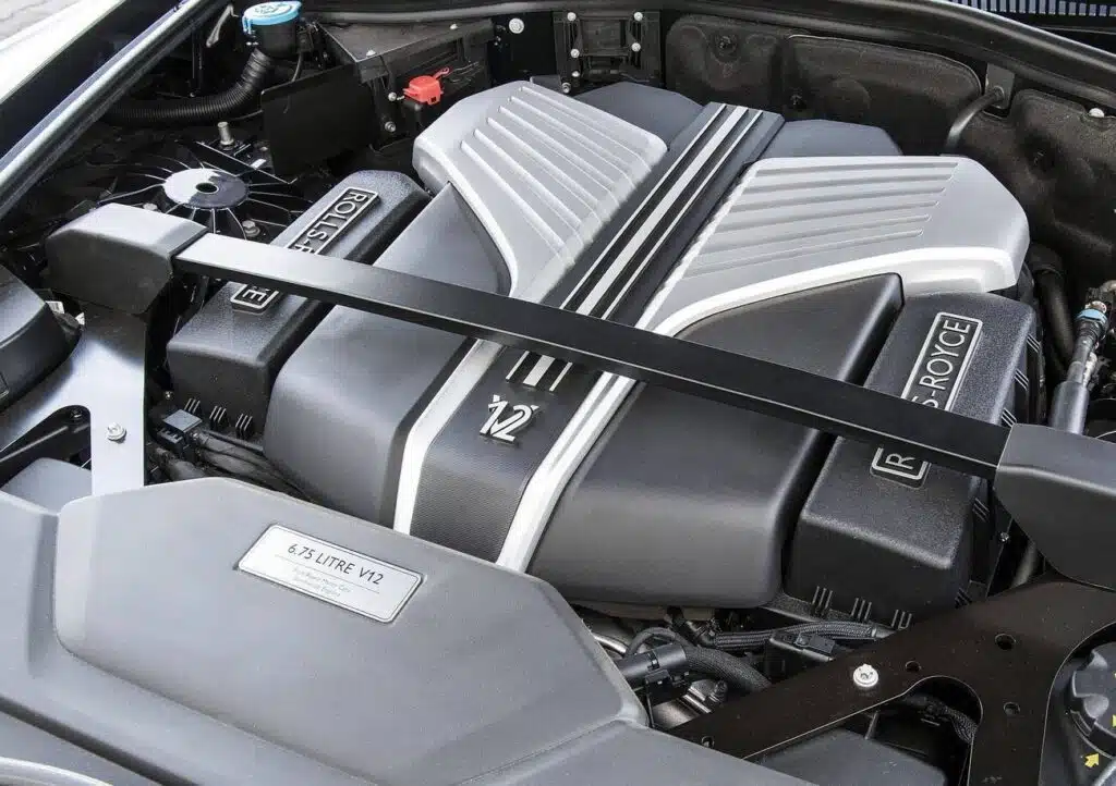 Didžiausi populiarių gamintojų varikliai rolls royce v12