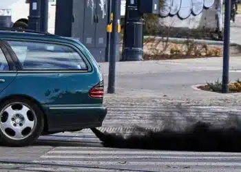 mercedes benz automobilis dumina juodi dumai dpf filtras