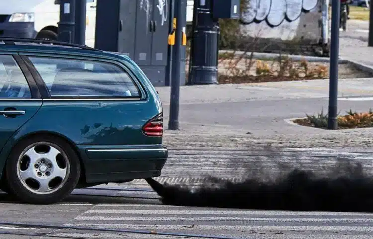 mercedes benz automobilis dumina juodi dumai dpf filtras