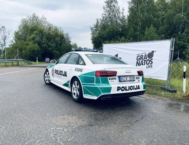 policijos tarnybinis automobilis audi granatos live festivalis