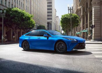 toyota mirai vandenilinis automobilis