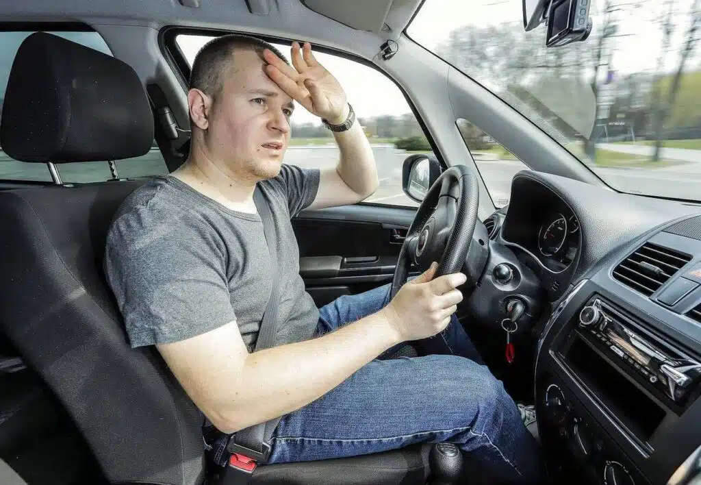 Kaip vairuotojai susidoroja su karščiu vairuotojas karstis vasara saule