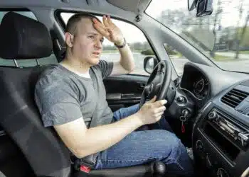 Kaip vairuotojai susidoroja su karščiu vairuotojas karstis vasara saule