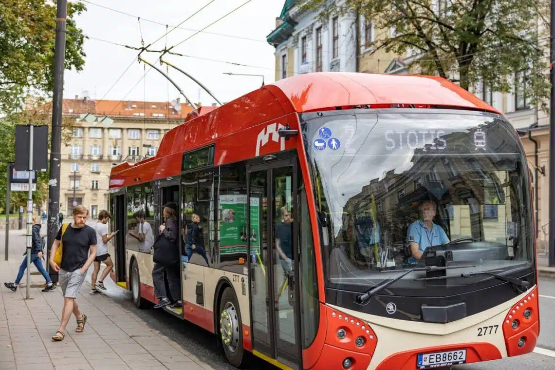 Sostinės gatvėmis jau kursuoja 20 naujų troleibusų