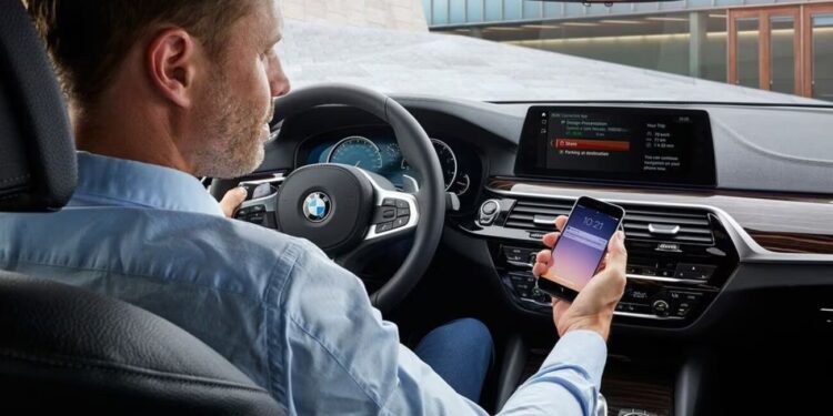 bmw 530e iperformance connected plus technologija