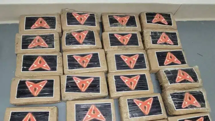 cupra logotipas kokaino paketai narkotines medziagos