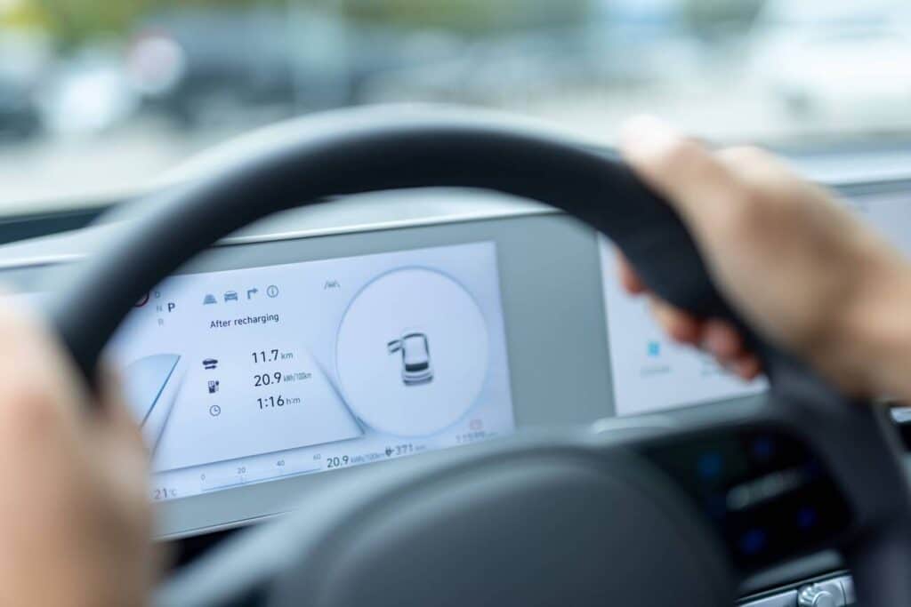 elektromobiliai enefit prietaisu skydelis