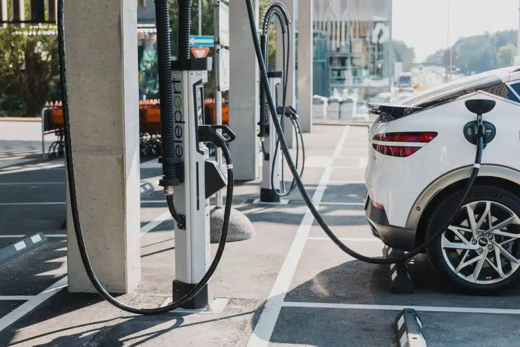 eleport elektromobiliu ikrovimo stotele