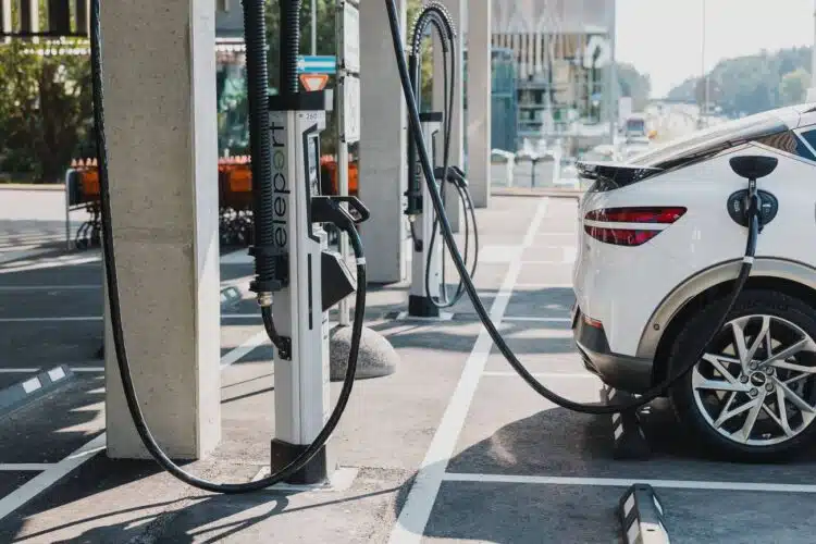 eleport elektromobiliu ikrovimo stotele