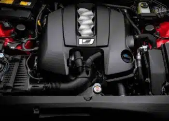 lexus is500 v8 variklis